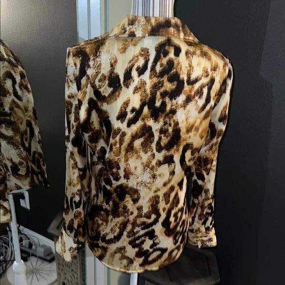 Jones NY, small, Leopard Print Button-Up Blouse, Excellent condition - Picture 4 of 7
